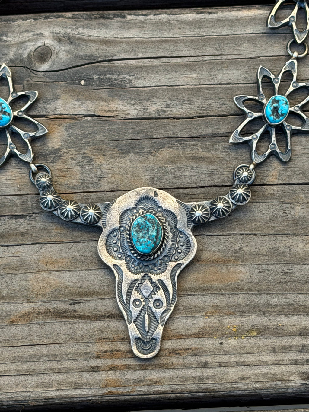 Long horn lariat
