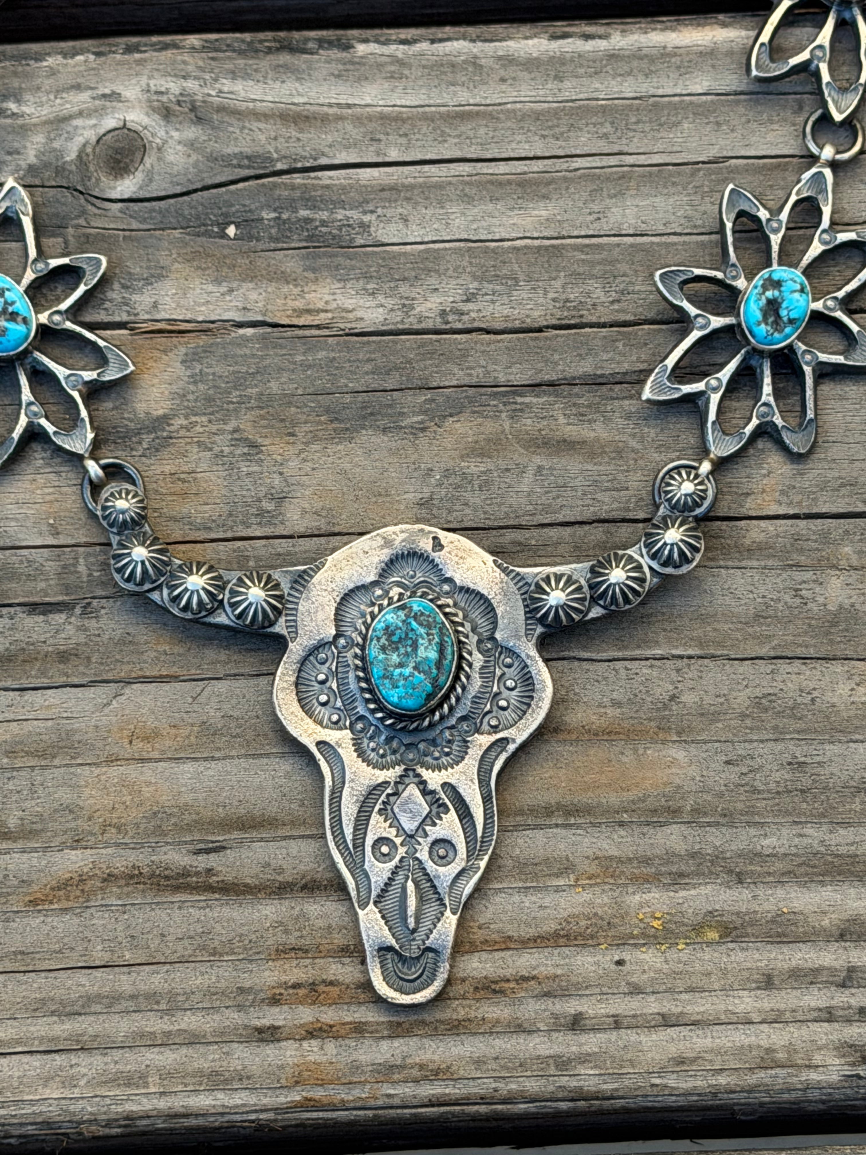 Long horn lariat