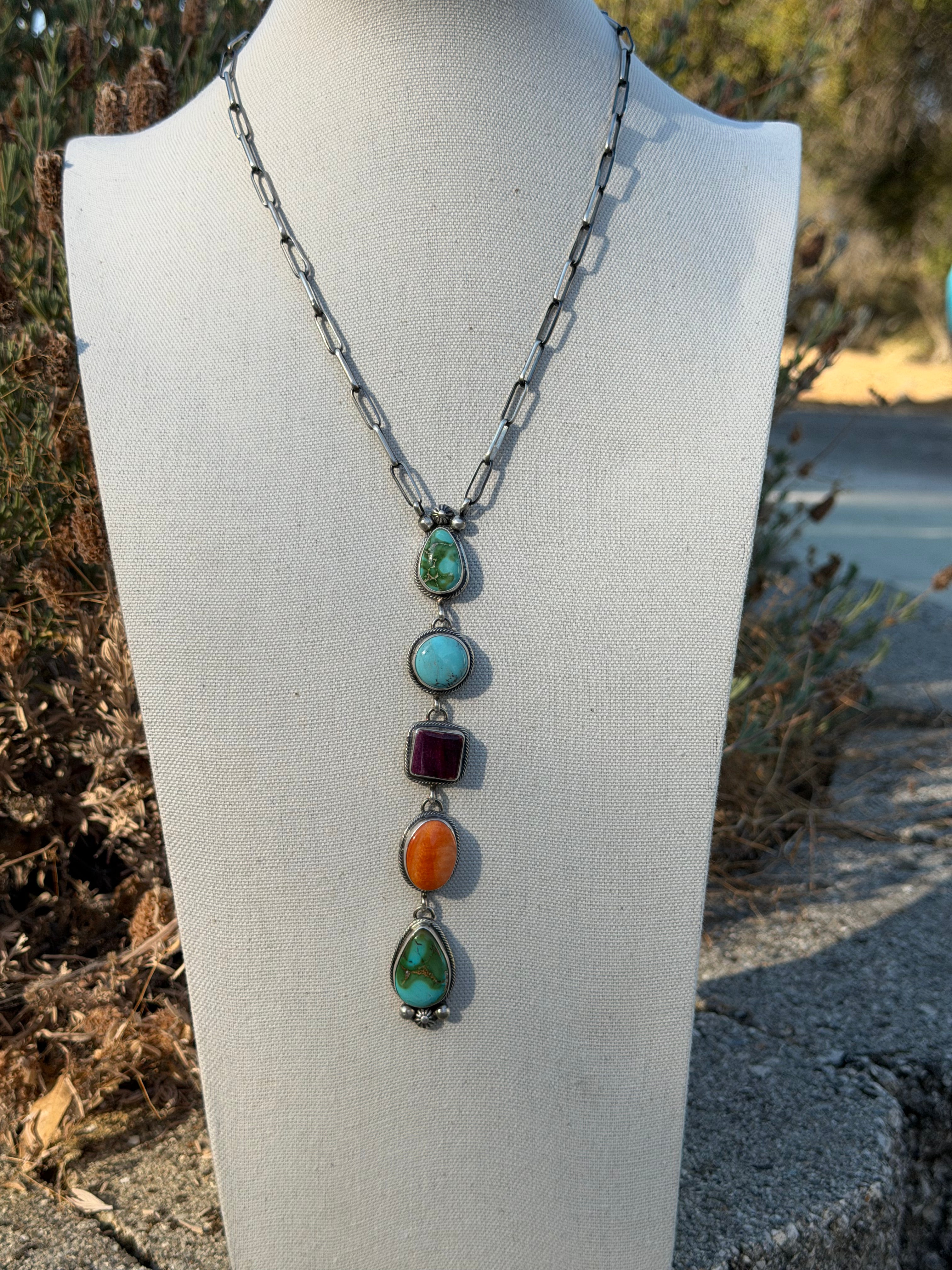 Multi stone lariat