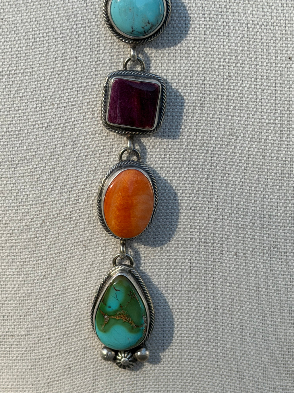 Multi stone lariat