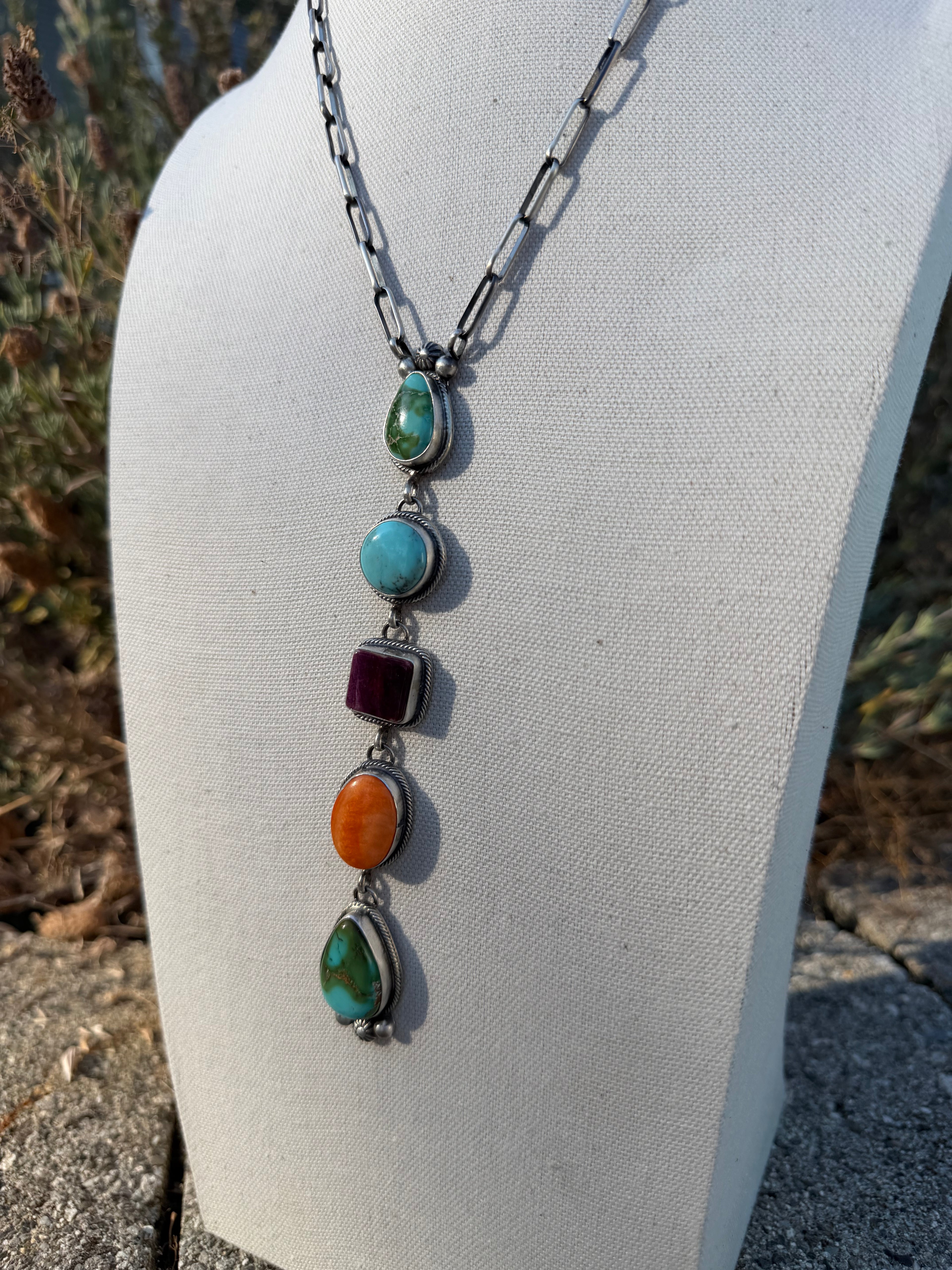 Multi stone lariat