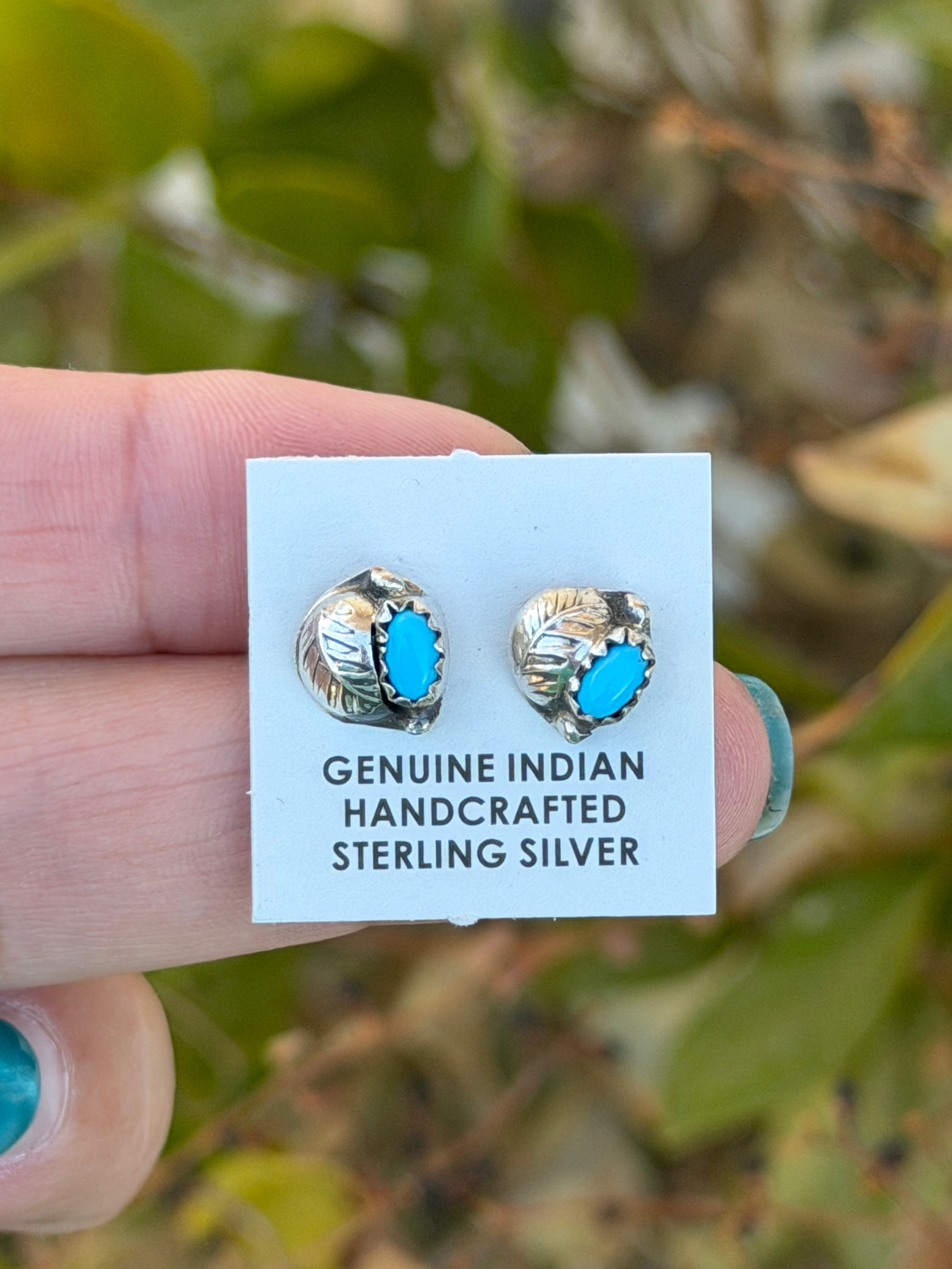 Leaf kingman studs