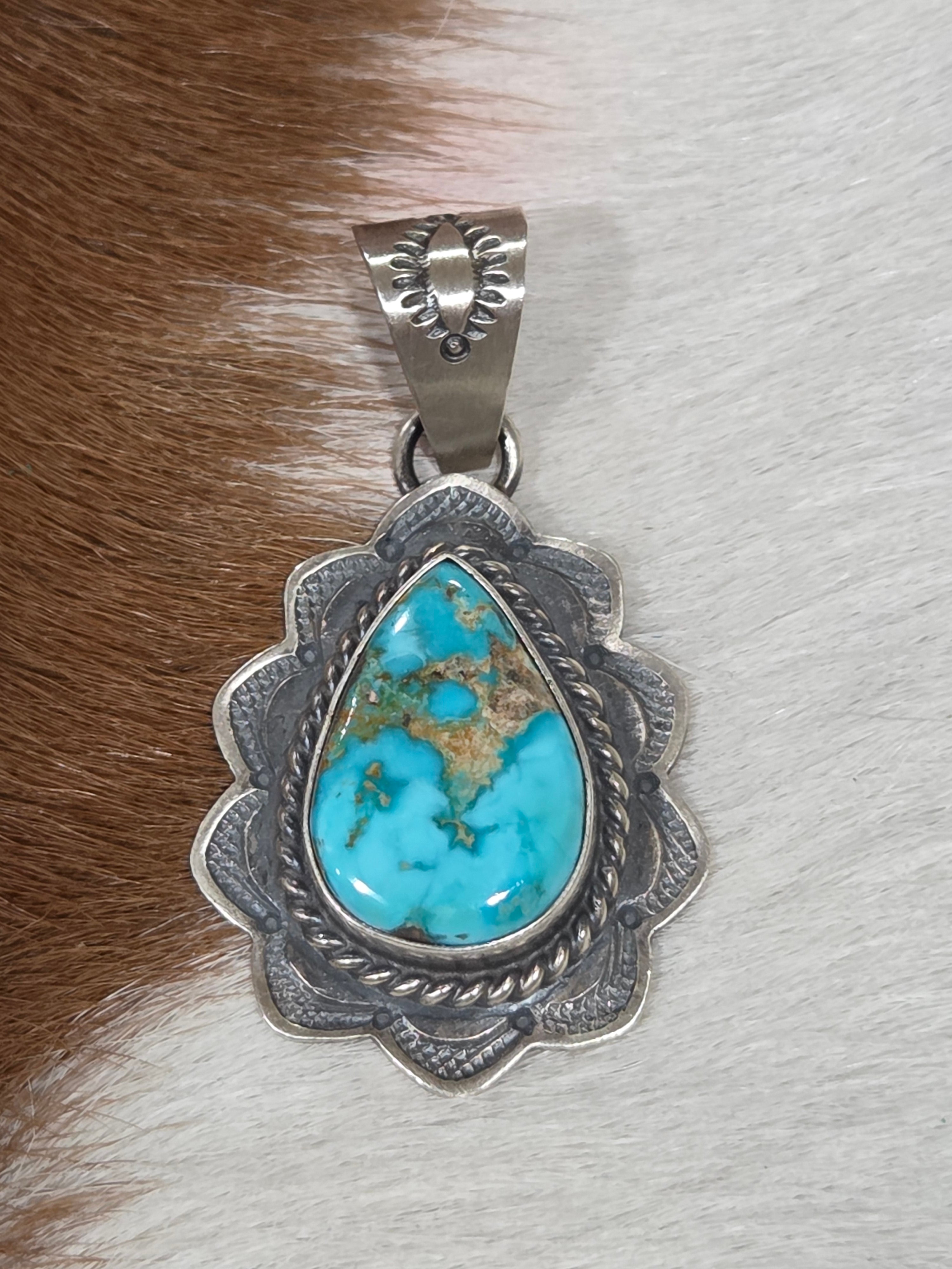 White water pendant