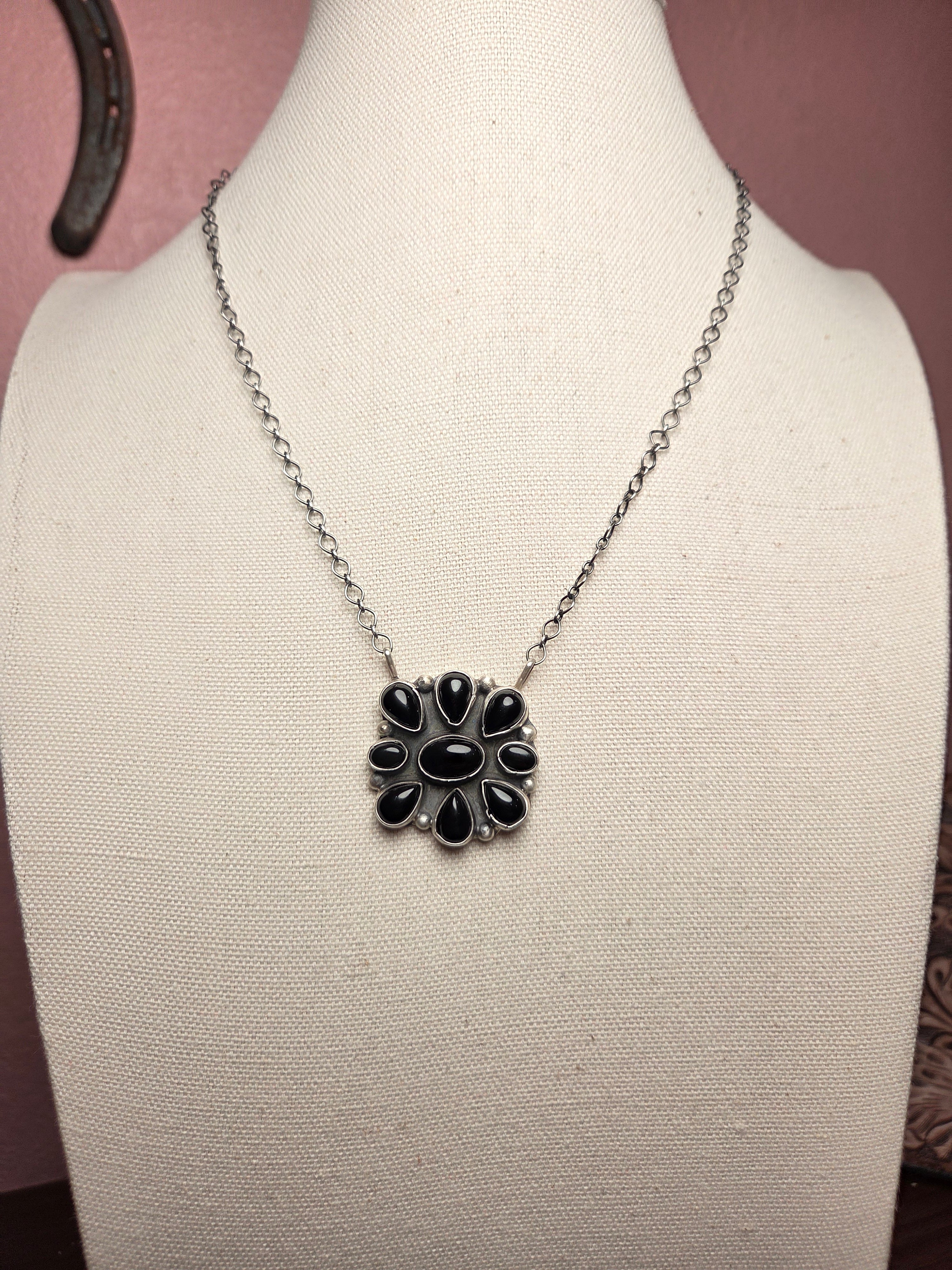Ella peter cluster  necklace